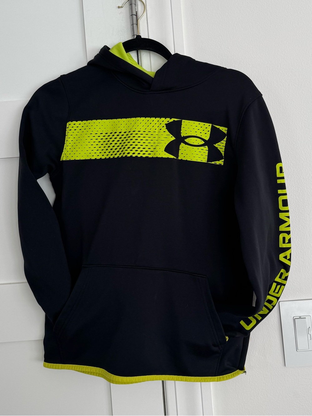 Under Armour Hoodie Size: L Youth